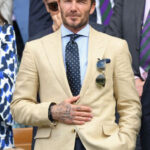 5 Distinctive Blazer Colors for Males That Immediately Improve Your Model