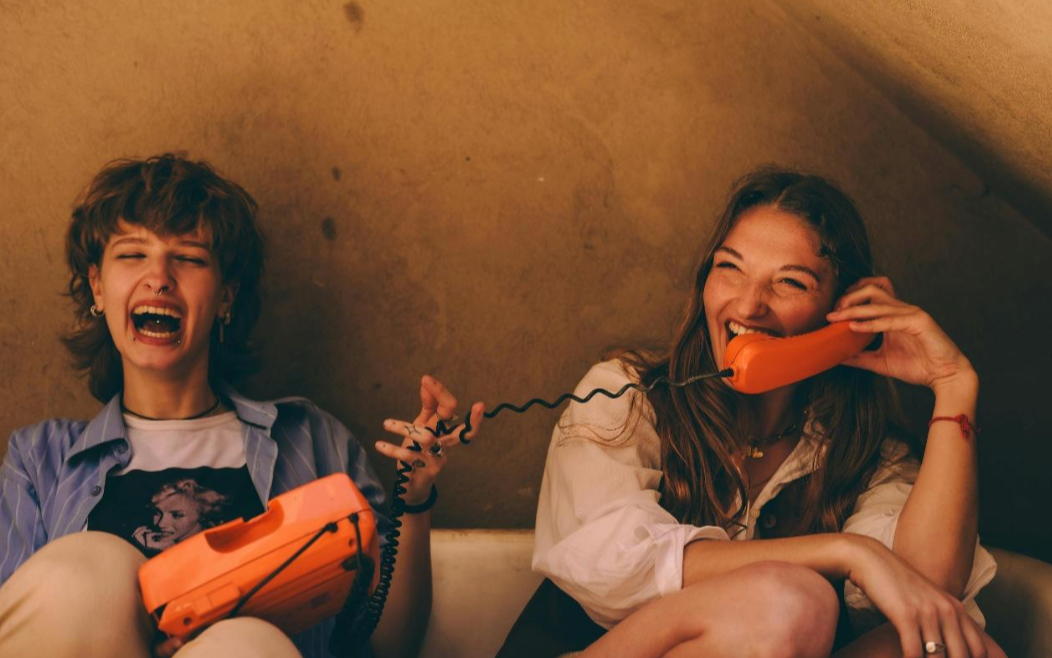 Retro-Futurism in Model: How Nostalgia Meets Tomorrow’s Style