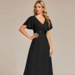 Black Night Clothes for a Winter Ball: Stylish & Heat Styling Concepts